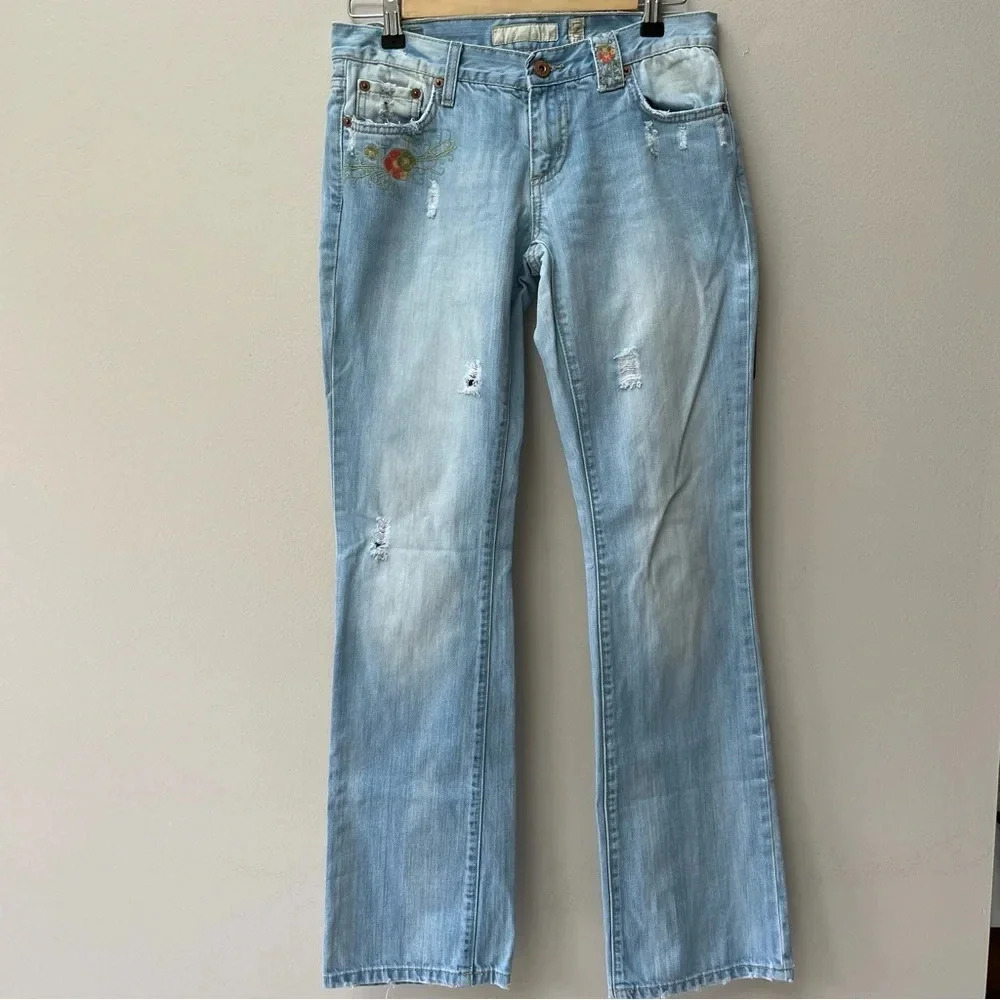 Colin’s Embroidered Floral Distressed Light Wash Lindsay Jeans Size 00 - Picture 2 of 9